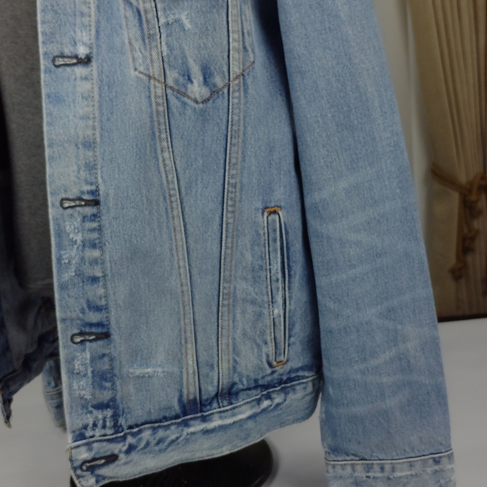 Levi Strauss & Co. Classic Blue Denim Mens Jacket. - Picture 7 of 16